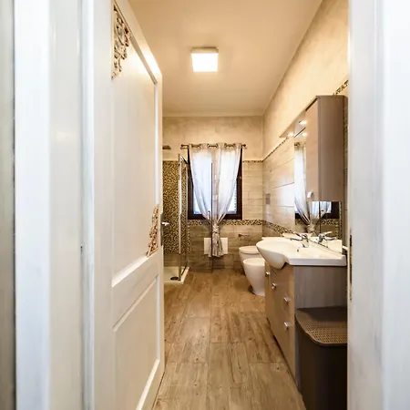 Doriana 2br 5px Freepark Jacuzzi オルビア